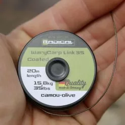 Radical WaryCarp Link Coated 35 L: 20m 15,8kg / 35lbs Camou-olive -Aas & Voer Winkel 2675035 D4 scaled 1